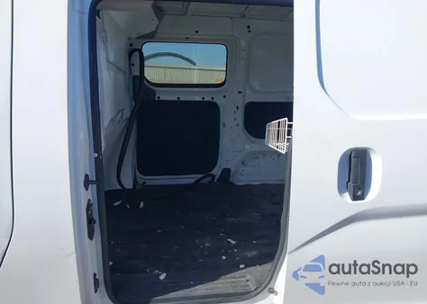 2015 Nissan Nv200 Sv z USA, uszkodzony, nr VIN 3N6CM0KN8FK701202